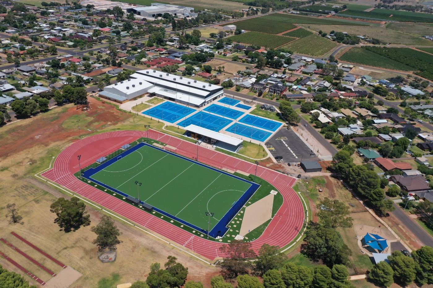 Griffith's Westend Sporting Precinct - Tuff Group, Australia’s leading outdoor education turf & synthetic grass sports specialists for rubber athletics and running tracks, hockey, football, soccer, cricket and tennis.